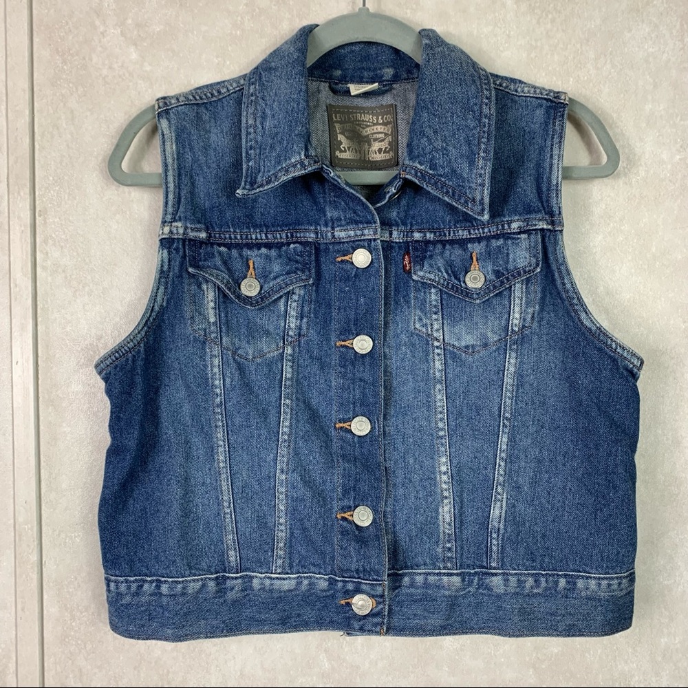 Levi’s cropped jean denim button up sleeveless vest jacket
